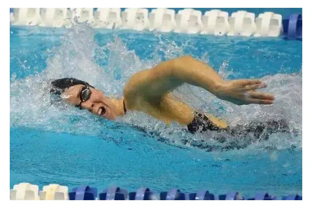 2013年NBA季后赛火箭与勇士激战回顾精彩瞬间与球员表现分析